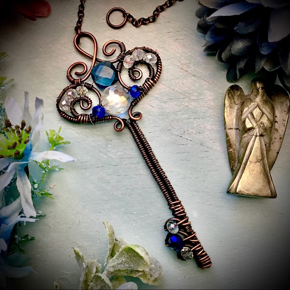 ❤️SOLD❤️Copperwrapped crystal gemstone sun catcher - Picture 6 of 8